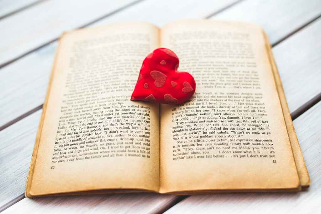 Tips for writing a captivating romance story