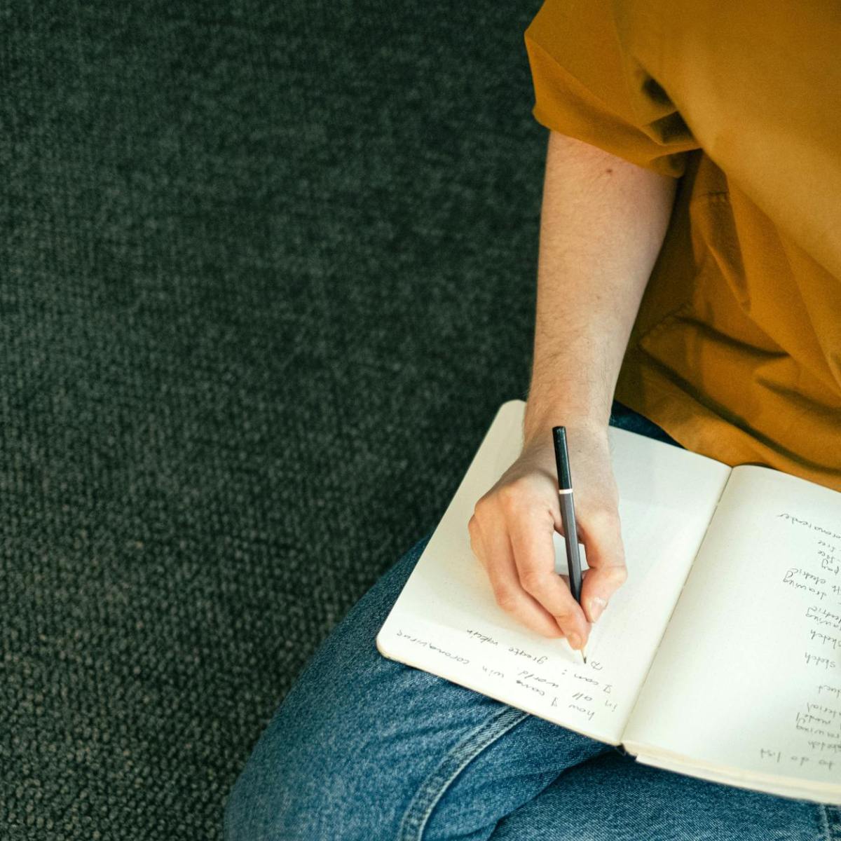 Realistic Writing Goals for 2026: Because “Write a Bestseller” Is Not a&nbsp;Plan