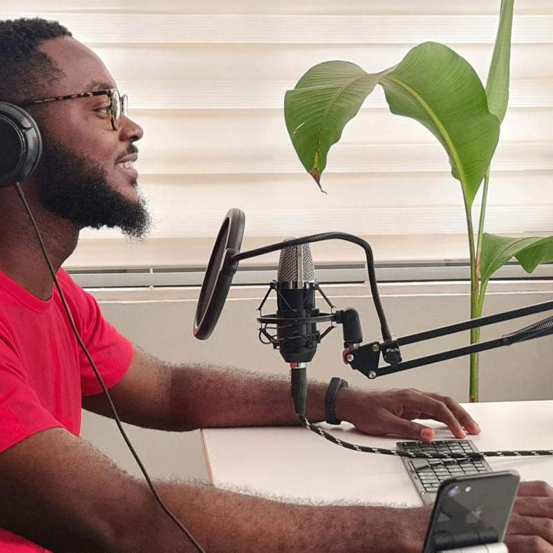 How to Land Podcast Interviews to Promote Your&nbsp;Book