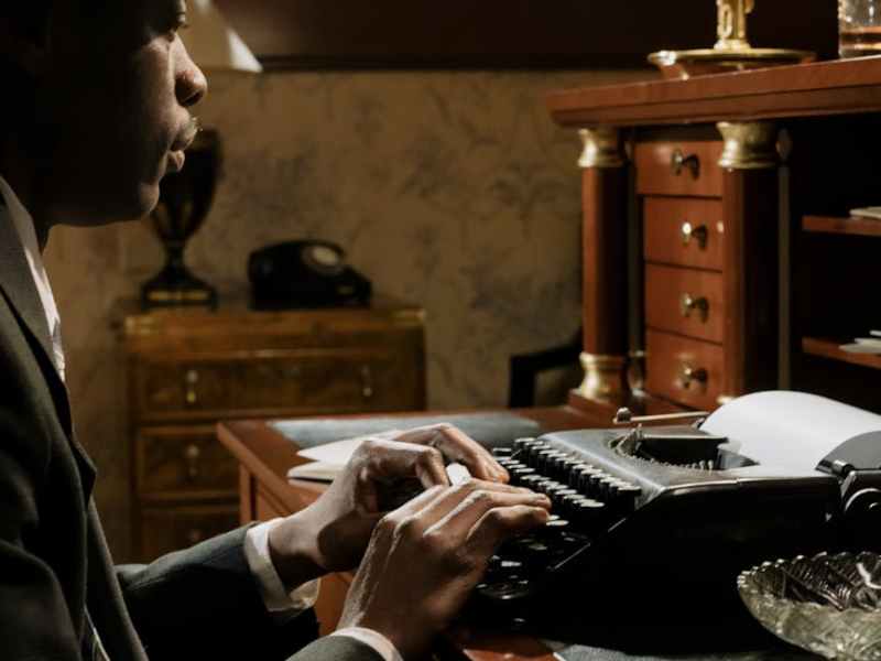 Turning Real Life into Fiction: How Authors Can Transform Their Stories into Powerful&nbsp;Novels